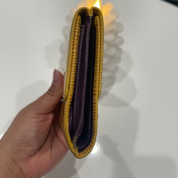 AUTHENTIC LOUIS VUITTON EPI WALLET - Picture 4 of 15